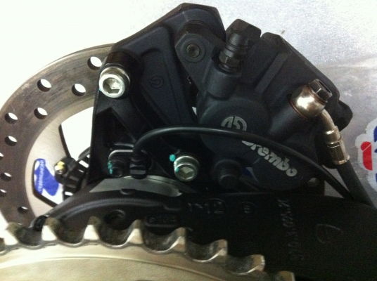 ชุดเบรคหลัง Ducati Diavel (ราคายกชุด)