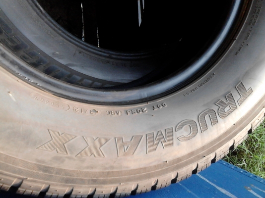 215/75R16 MAXXIS TRUCMAXX UE-168N ชุด 4 เส้น ปี 2012 TEL.081-427-3941