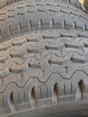 215/75R16 MAXXIS TRUCMAXX UE-168N ชุด 4 เส้น ปี 2012 TEL.081-427-3941