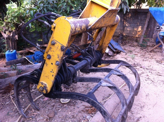 ขายรถคีบอ้อย 3 ล้อ ไฮดรอลิกดี รถพร้อมใช้งาน