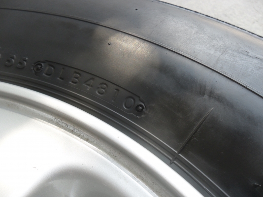 ล้อแม็ก 15นิ้ว 5รู114 ไทรตั้น พร้อมยาง สวยๆ 4 ล้อ ราคา 4300 บาท