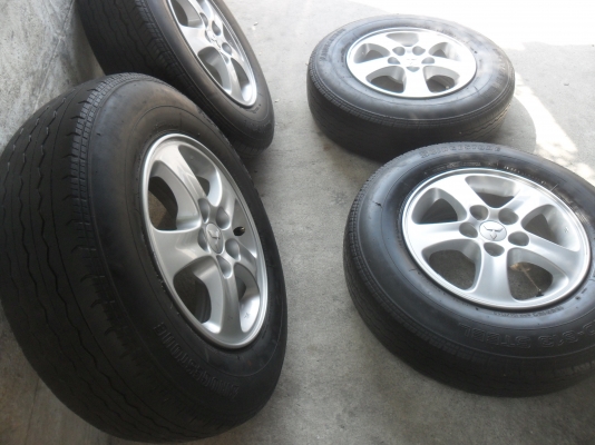 ล้อแม็ก 15นิ้ว 5รู114 ไทรตั้น พร้อมยาง สวยๆ 4 ล้อ ราคา 4300 บาท