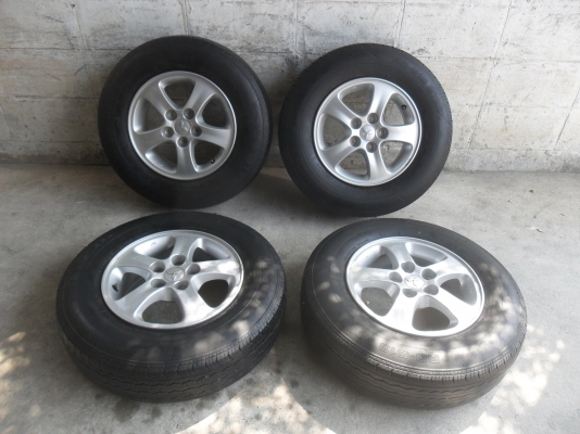 ล้อแม็ก 15นิ้ว 5รู114 ไทรตั้น พร้อมยาง สวยๆ 4 ล้อ ราคา 4300 บาท
