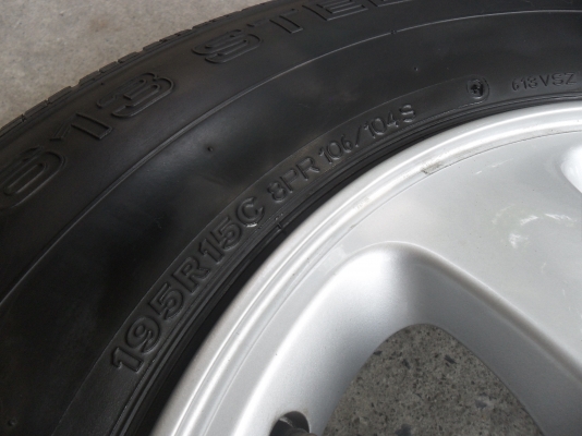 ล้อแม็ก 15นิ้ว 5รู114 ไทรตั้น พร้อมยาง สวยๆ 4 ล้อ ราคา 4300 บาท