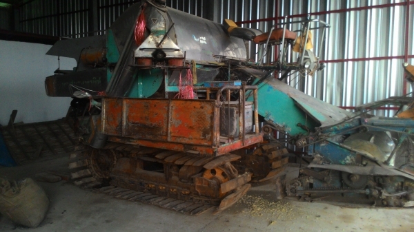 ขายรถเกี่ยวข้าวรองกระสอบ