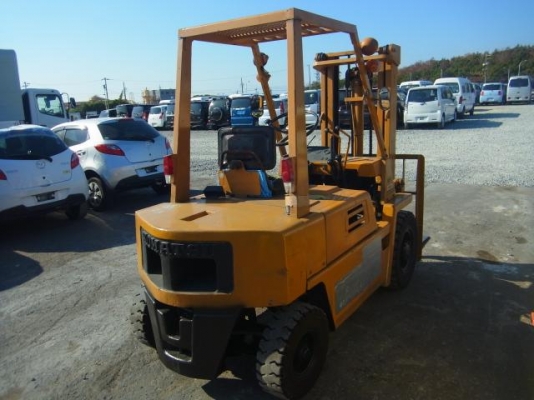 ขายรถโฟล์คลิฟท์มือสอง KOMATSU รุ่น FG20-7 ราคา 125,000 บาท นำเข้าจากประเทศญี่ปุ่น 100\% ไม่เคยใช้งานในประเทศไทย