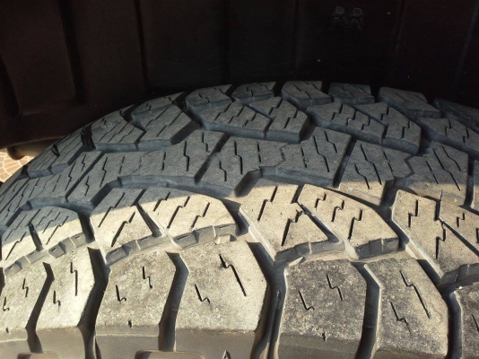 ขายครับเบื่อแล้ว ล้อลาย mickey 16x8 - 0 สีดำ พร้อมยาง hankook 265/75/16 ปี 13