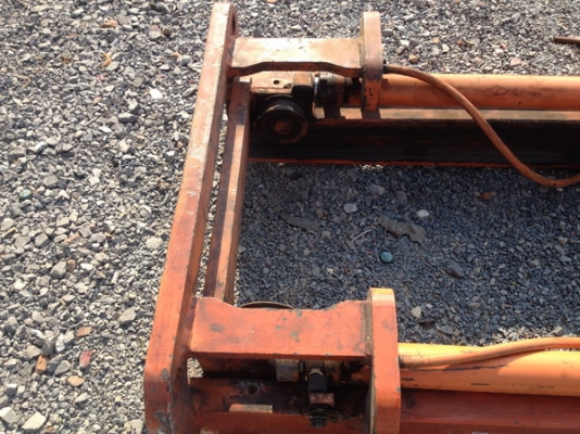 ขายเสาโฟล์คลิฟท์ สูง 3 เมตร มีโซ่ มีงา (ไม่มีหูยึด) ขายเสาโฟล์คลิฟท์ สูง 3 เมตร มีโซ่ มีงา (ไม่มีหูยึด)