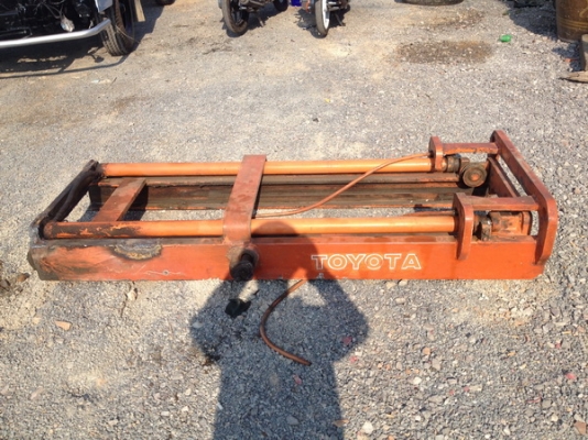 ขายเสาโฟล์คลิฟท์ สูง 3 เมตร มีโซ่ มีงา (ไม่มีหูยึด)