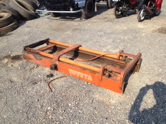 ขายเสาโฟล์คลิฟท์ สูง 3 เมตร มีโซ่ มีงา (ไม่มีหูยึด) ขายเสาโฟล์คลิฟท์ สูง 3 เมตร มีโซ่ มีงา (ไม่มีหูยึด)