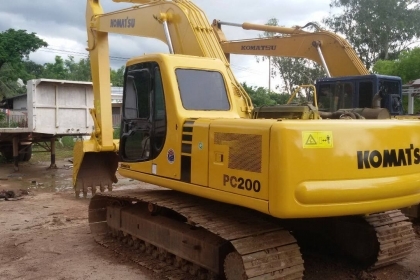 KOMATSU  PC200-6 วางเครื่องใหม่ อีซูซุ6BG1เทอโบ ซีเรียล94000 เล่มพร้อม แอร์เย็น ไฟฟ้าตัดนะครับพี่น้อง