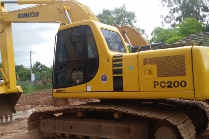 KOMATSU  PC200-6 วางเครื่องใหม่ อีซูซุ6BG1เทอโบ ซีเรียล94000 เล่มพร้อม แอร์เย็น ไฟฟ้าตัดนะครับพี่น้อง