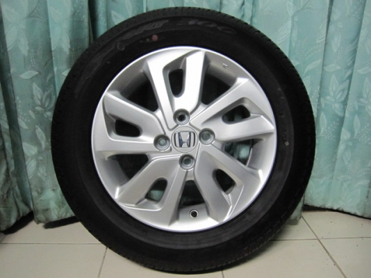 ขายล้อแม็กพร้อมยางป้ายแดง HONDA MOBILIO ขอบ 15 สภาพใหม่มากๆ