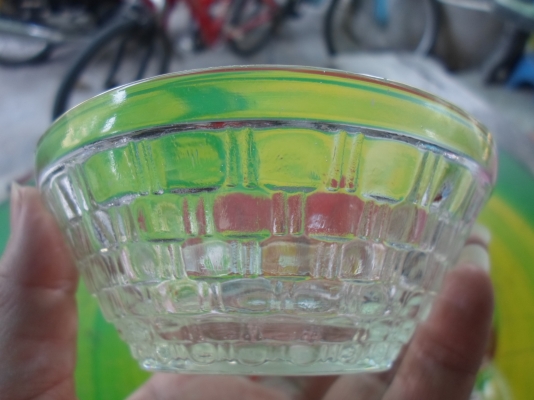 ถ้วยขนม งานเก่า มงกุฎ กับตัวเอส ขายใบละ 50 บาท มี 12 ใบ