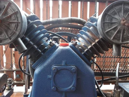 ปั้มลม CAPITAL 90L มอเตอร์1แรง ใช้งานได้ปกติ  9800