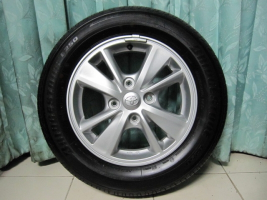 ขายล้อแม็กพร้อมยางป้ายแดง TOYOTA AVANZA ยาง Bridgestone สภาพใหม่มากๆ
