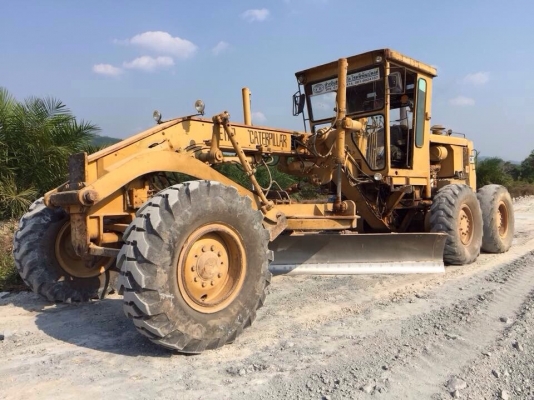 ขายรถเกรดcat 12 g ใบมีด6เมตร ราคา1900000(ราคาคุยกันใด้) รถใช้งานอยู่ระนอง ติดต่อ0810914056