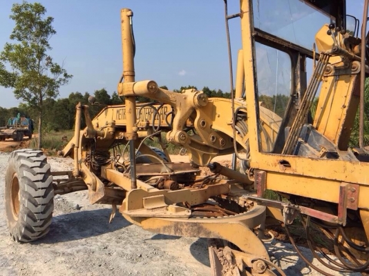 ขายรถเกรดcat 12 g ใบมีด6เมตร ราคา1900000(ราคาคุยกันใด้) รถใช้งานอยู่ระนอง ติดต่อ0810914056