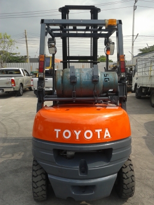 ขายรถยกฟอล์คลิฟต์ขนาด 2 ตัน TOYOTA-6FG20 ระบบเกียร์ AUTO ราคาพิเศษ 190,000 บาท