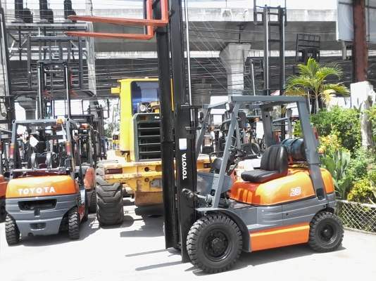 ขายรถยกฟอล์คลิฟต์ขนาด 2 ตัน TOYOTA-6FG20 ระบบเกียร์ AUTO ราคาพิเศษ 190,000 บาท