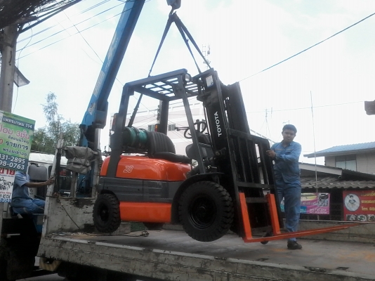 ขายรถยกฟอล์คลิฟต์ขนาด 2 ตัน TOYOTA-6FG20 ระบบเกียร์ AUTO ราคาพิเศษ 190,000 บาท