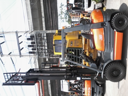 ขายรถยกฟอล์คลิฟต์ขนาด 2 ตัน TOYOTA-6FG20 ระบบเกียร์ AUTO ราคาพิเศษ 190,000 บาท