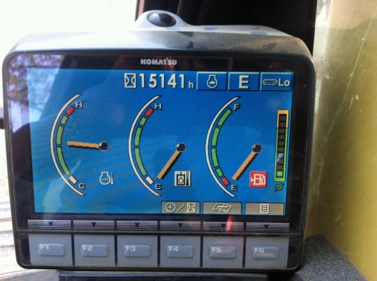 ขายรถแบคโฮ KOMATSU PC-200-8 ปี.2006  เล่มทะเบียน 15000  กว่า ช.ม ราคา.1500000 ต่อรองคับ สนใจโทรจองเลย