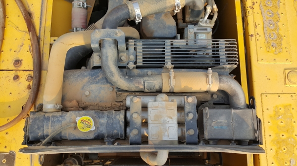 ขายรถแบคโฮ KOMATSU PC-200-8 ปี.2006  เล่มทะเบียน 15000  กว่า ช.ม ราคา.1500000 ต่อรองคับ สนใจโทรจองเลย