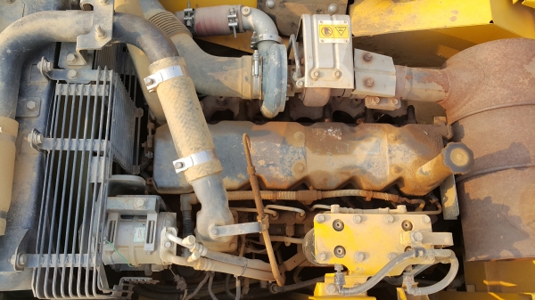 ขายรถแบคโฮ KOMATSU PC-200-8 ปี.2006  เล่มทะเบียน 15000  กว่า ช.ม ราคา.1500000 ต่อรองคับ สนใจโทรจองเลย