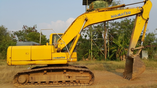 ขายรถแบคโฮ KOMATSU PC-200-8 ปี.2006  เล่มทะเบียน 15000  กว่า ช.ม ราคา.1500000 ต่อรองคับ สนใจโทรจองเลย