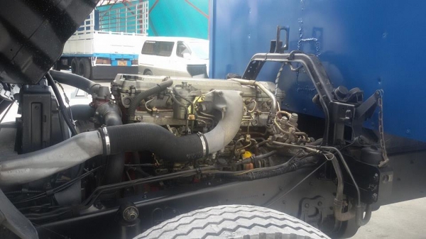 ขายรถบรรทุก 6 ล้อ พื้นเรียบ HINO FF1J 212 แรง ปี 2545  พร้อมใช้ สนใจสอบถามเพิ่มเติมได้ที่ 081-4825911 คุณพิมพ์ใจ 085-0097969 คุณ รุ่ง