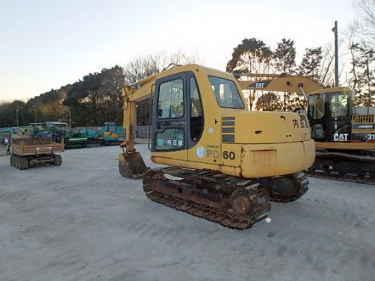ขายรถขุด KOMATSU PC60-7 มีหลายคัน ขายรถขุด KOMATSU PC60-7 มีหลายคัน