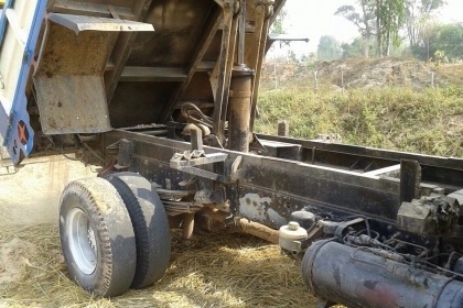 HINO FD 195 HP HO7D หกล้อดั๊มพ์ กระบะดั๊มพ์เหล็ก 6 ตันความยาว 3.60 เมตรสภาพสวยพร้อมบรรทุกได้เลยครับ เครื่องยนต์ 195 แรงเครื่องแรงดีไม่มีเยิ้ม หัวเก๋งสมอเงินภายในเก๋งคอนโซลครบพร้อม แอร์เย็น พวงมาลัยเพาเวอร์ ระบบเบรคทริ๊ปฟี้ครบครัน ช่วงล่างคัชซีไม่มีบวม ยาง HINO FD 195 HP HO7D หกล้อดั๊มพ์ กระบะดั๊มพ์เหล็ก 6 ตันความยาว 3.60 เมตรสภาพสวยพร้อมบรรทุกได้เลยครับ เครื่องยนต์ 195 แรงเครื่องแรงดีไม่มีเยิ้ม หัวเก๋งสมอเงินภายในเก๋งคอนโซลครบพร้อม แอร์เย็น พวงมาลัยเพาเวอร์ ระบบเบรคทริ๊ปฟี้ครบครัน ช่วงล่างคัชซีไม่มีบวม ยาง