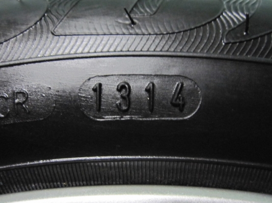 ขายล้อแม็กป้ายแดง ALL NEW JAZZ พร้อมยางขอบ 15 สภาพใหม่มากๆ ขายล้อแม็กป้ายแดง ALL NEW JAZZ พร้อมยางขอบ 15 สภาพใหม่มากๆ