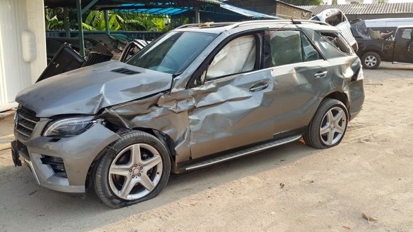 BENZ ML 250 BLUETEC 4AUTO ดีเซล ปี 2014 ทะเบียนบุคคลลอย