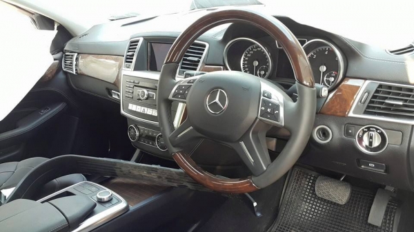 BENZ ML 250 BLUETEC 4AUTO ดีเซล ปี 2014 ทะเบียนบุคคลลอย