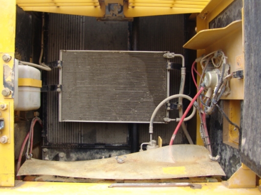 ขุดล้อยาง PW180-7K #K4**** 2006Y Tel : 098-858-5524 (Line), 092-269-9262 สามภพครับ