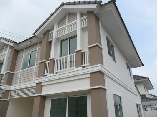 ให้เช่าบ้านเป็นหลัง สร้างใหม่ใกล้เมืองเอก  ม.รังสิต