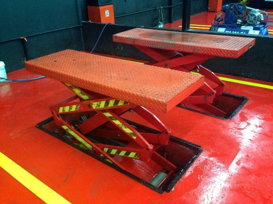 ขายลิฟท์ เอ็กซ์ ยี่ห้อ RVA ยกสูง รับน้ำหนัก 3 ตัน ของญี่ปุ่นมืองสอง สภาพใช้งานได้ดี ของญี่ปุน ดีและทนกว่าของจีนและไตหวันเยอะคับ รับน้ำหนักได้ 3 ตันเต็มๆ เหลือเพียงตัวเดี๋ยวหมดตัวนี้ก็ไม่มีละนะคับ ขายเพียง 45,000 บาท คุ้มสุดๆซื้อใหม่ตัวละเกือบ 300,000 สนใจ