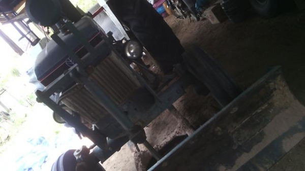 ขายรถไถฟอร์ด6600เสื้อลายรถพร้อมใช้เอกสารพร้อมจดทะเบียนโอนราคา350000