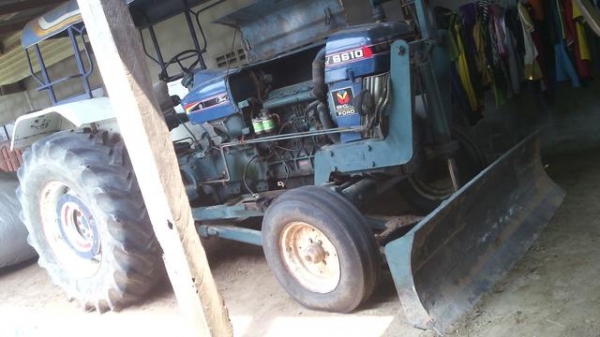 ขายรถไถฟอร์ด6600เสื้อลายรถพร้อมใช้เอกสารพร้อมจดทะเบียนโอนราคา350000