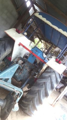 ขายรถไถฟอร์ด6600เสื้อลายรถพร้อมใช้เอกสารพร้อมจดทะเบียนโอนราคา350000