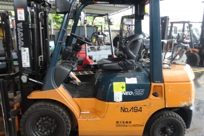 ขายรถ toyota รุ่น 7 เบนซิล + แก็ส เสาสูง 3 เมตร เข้าตู้ งาสไล์คชิฟ