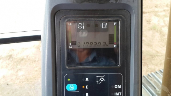 ขายแบคโค KOMATSU PC200-7 เครื่องดี ช่วงล่างดี ไม่เยิ้ม โซ๋ดี บูฒอาร์มดีสวยไม่โหลด คอลโซลภายในครบสวย สภาพพร้อมใช้งาน เอกสารใบอินวอร์ย สนใจโทร 090-8588220คุณนะ 093-3258446คุณบิว ID:narong498 หรือ www.truck.in.th/498 หรือfb:ณรงค์ ซื้อขายรถมือสอง (เว็บไซต์ส่ว