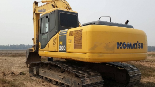 ขายแบคโค KOMATSU PC200-7 เครื่องดี ช่วงล่างดี ไม่เยิ้ม โซ๋ดี บูฒอาร์มดีสวยไม่โหลด คอลโซลภายในครบสวย สภาพพร้อมใช้งาน เอกสารใบอินวอร์ย สนใจโทร 090-8588220คุณนะ 093-3258446คุณบิว ID:narong498 หรือ www.truck.in.th/498 หรือfb:ณรงค์ ซื้อขายรถมือสอง (เว็บไซต์ส่ว