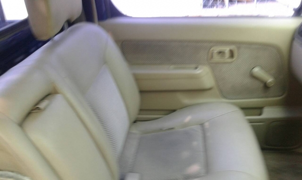 นิสสันฟอนเทีย ปี2006 2j ไม่โบเกียร์ธรรมดา LPGแจ้งลงเล่มเรียบร้อยภาษีเต็มพร้อมโอน