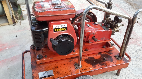 ปั้มฉีดยา สามสูบตัวใหญ่ๆ รหัส J - 14