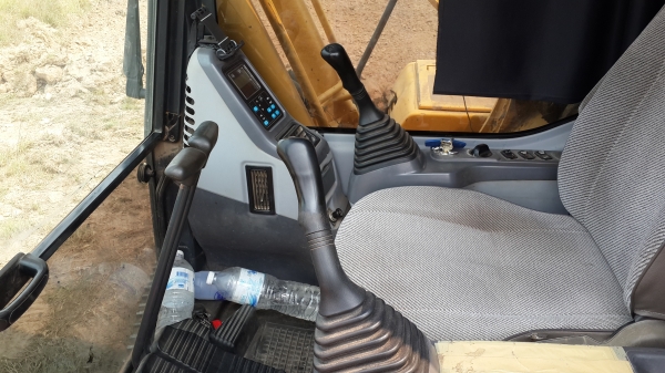 ขายด่วนKOMATSU PC200-7เอกสารพร้อมราคาเบาๆโทร0843923995