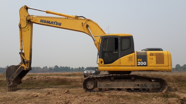 ขายด่วนKOMATSU PC200-7เอกสารพร้อมราคาเบาๆโทร0843923995