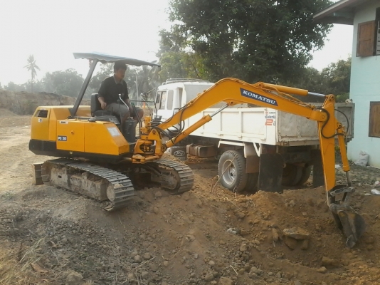 ขายแม็กโคKOMATSU PC30-5